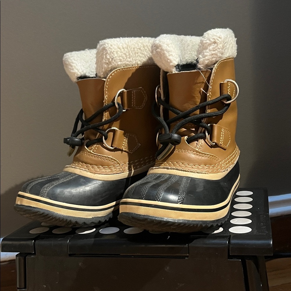 Sorel waterproof winter boots: size 13